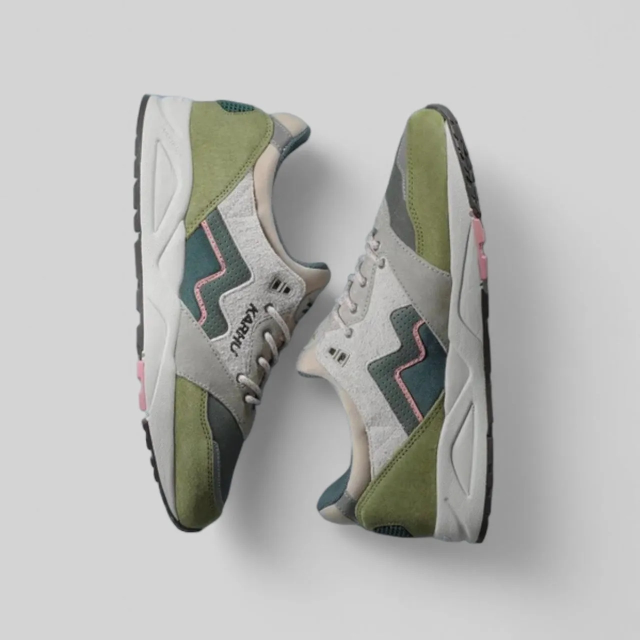 Karhu Aria 95 - Sphagnum / Dark Forest